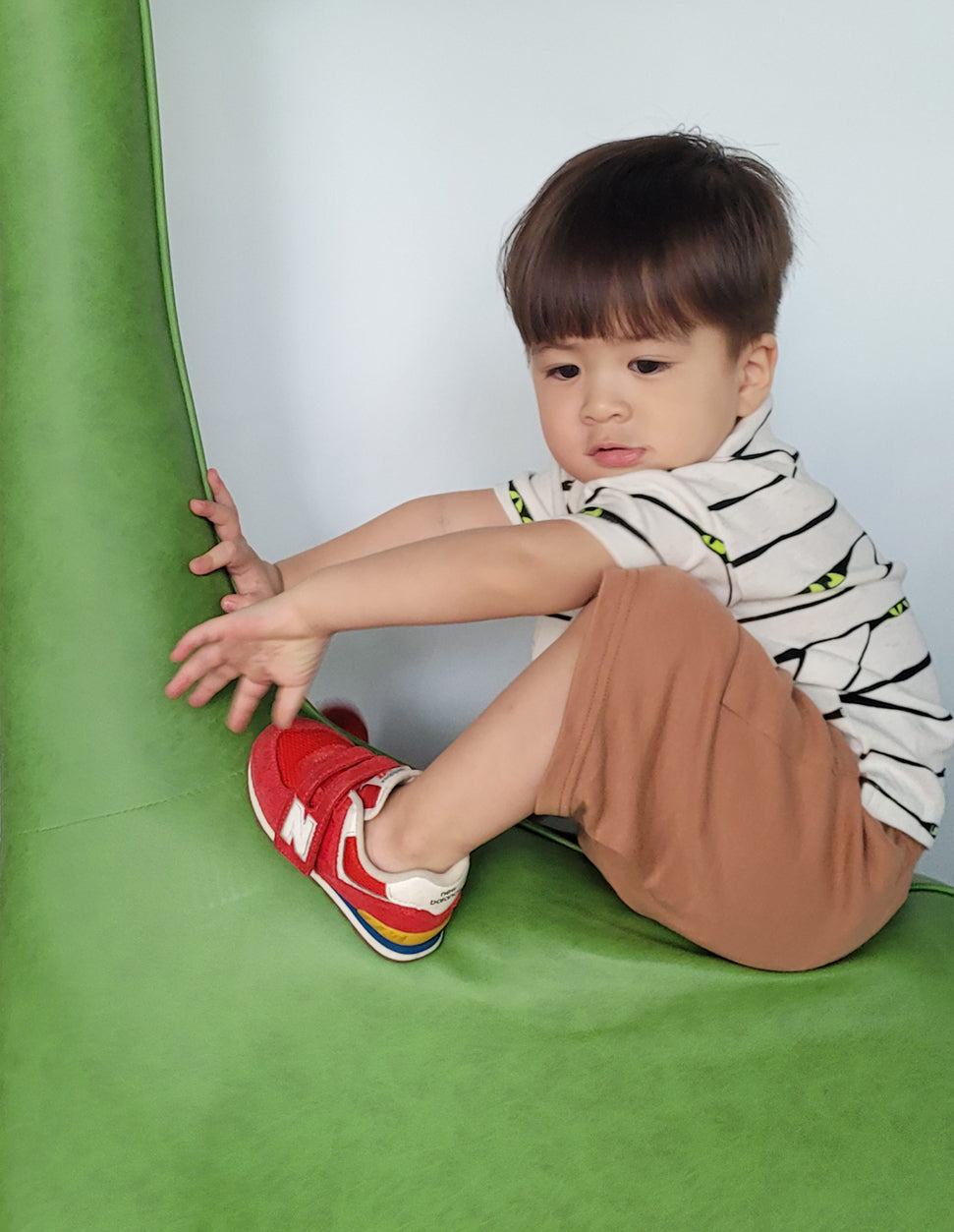 PEEK-A-BOO Short Sleeves Unisex Kids Top
